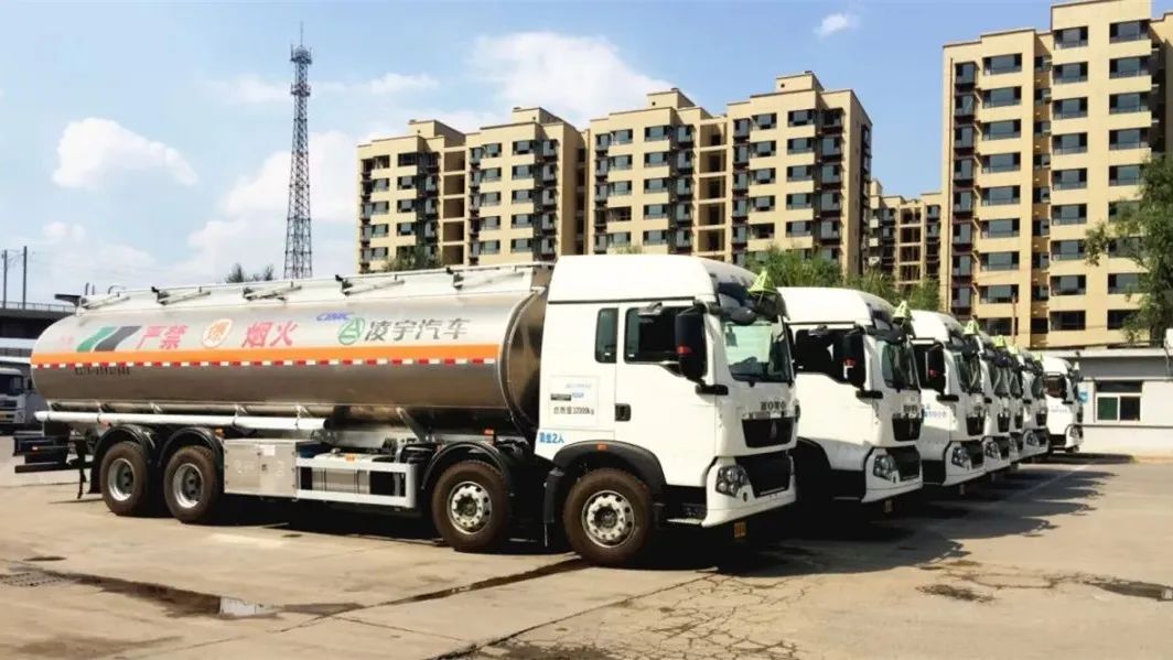 危化品運輸液罐車選它準(zhǔn)沒錯，還有驚喜大禮哦~
